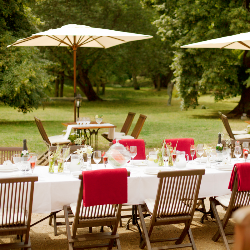 Schloss_Ziehten_tafel_garten_im_grünen