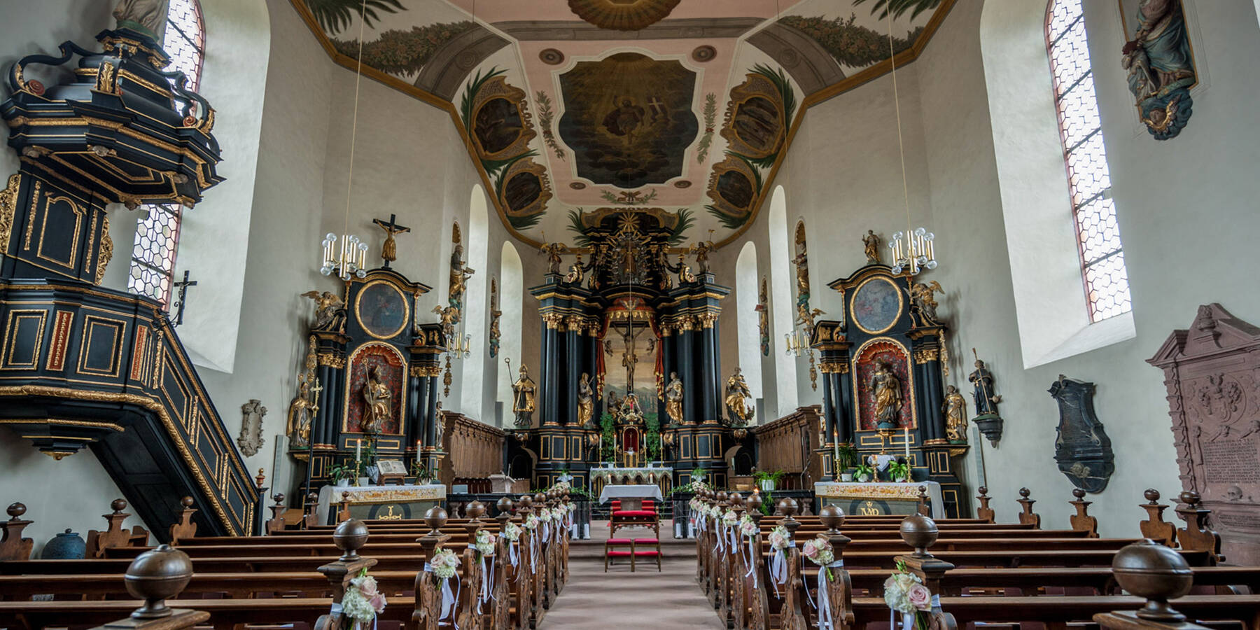 Trauung in der barocken Kirche des Hotels Kronenschlösschen
