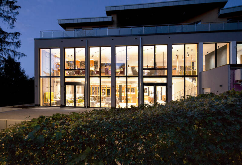 Schulhaushotel_aussen_nacht
